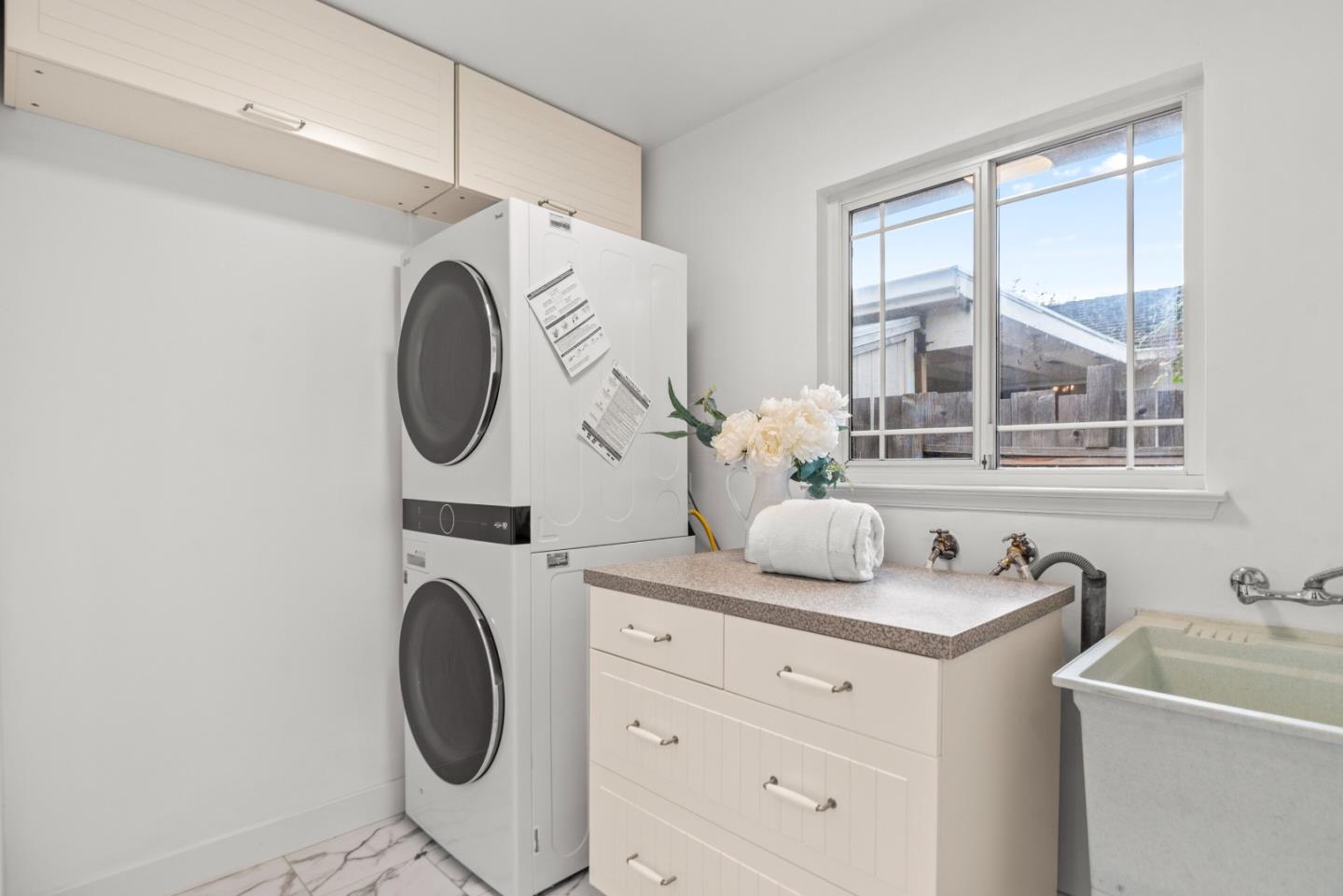 Detail Gallery Image 22 of 29 For 1985 Minna Way, San Jose,  CA 95124 - 3 Beds | 2 Baths