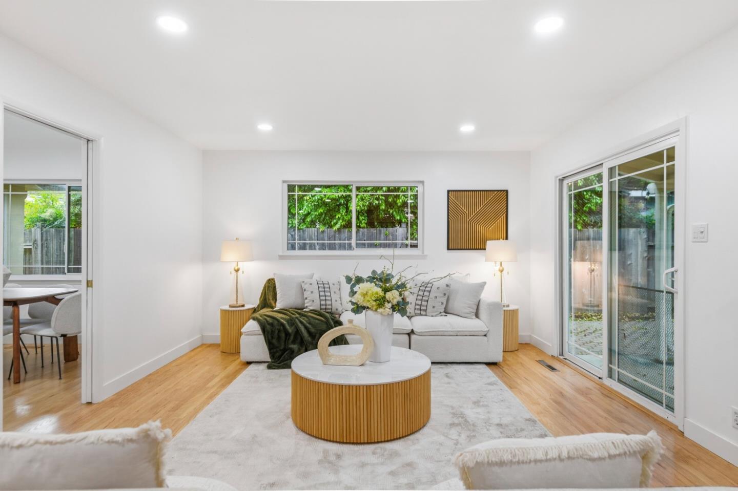 Detail Gallery Image 3 of 29 For 1985 Minna Way, San Jose,  CA 95124 - 3 Beds | 2 Baths