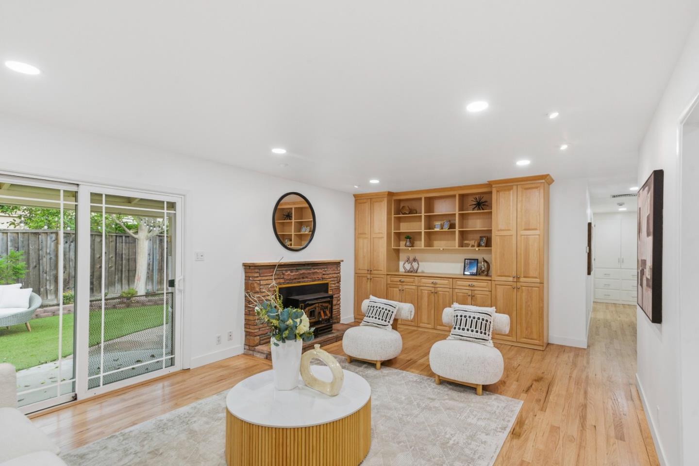 Detail Gallery Image 4 of 29 For 1985 Minna Way, San Jose,  CA 95124 - 3 Beds | 2 Baths