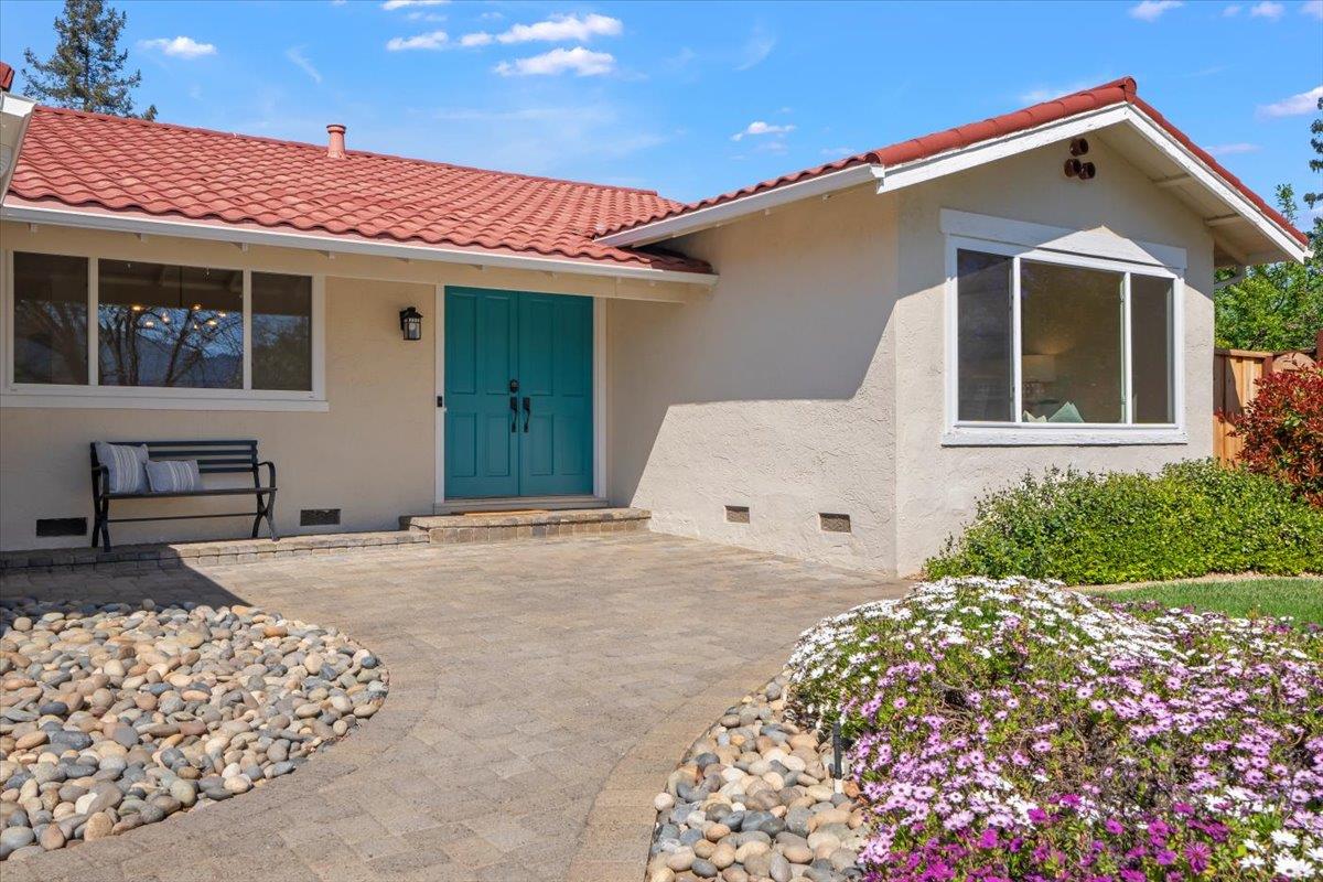 Detail Gallery Image 2 of 20 For 6964 Lenwood Way, San Jose,  CA 95120 - 5 Beds | 2 Baths