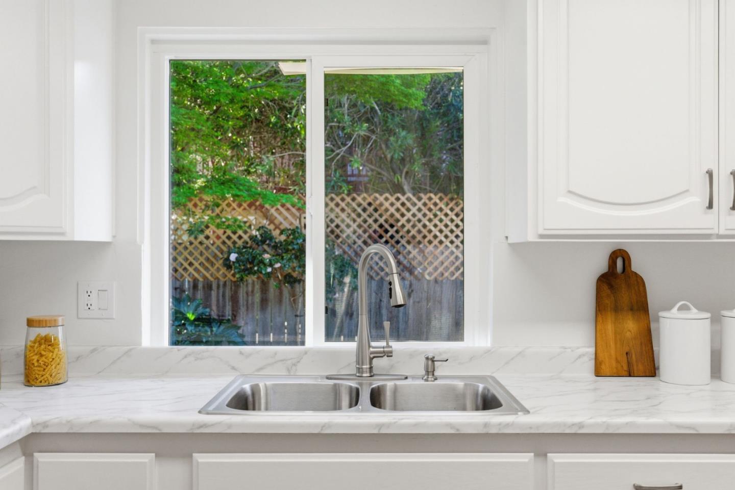 Detail Gallery Image 28 of 33 For 452 - 454 Waddington Ave, Sunnyvale,  CA 94085 - 5 Beds | 2 Baths