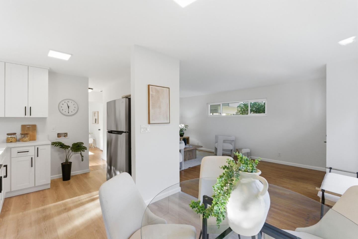 Detail Gallery Image 7 of 33 For 452 - 454 Waddington Ave, Sunnyvale,  CA 94085 - 5 Beds | 2 Baths