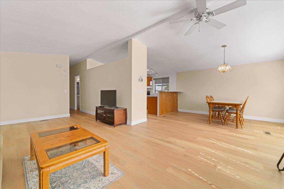 Detail Gallery Image 8 of 34 For 3637 Snell Ave #132,  San Jose,  CA 95136 - 3 Beds | 2 Baths