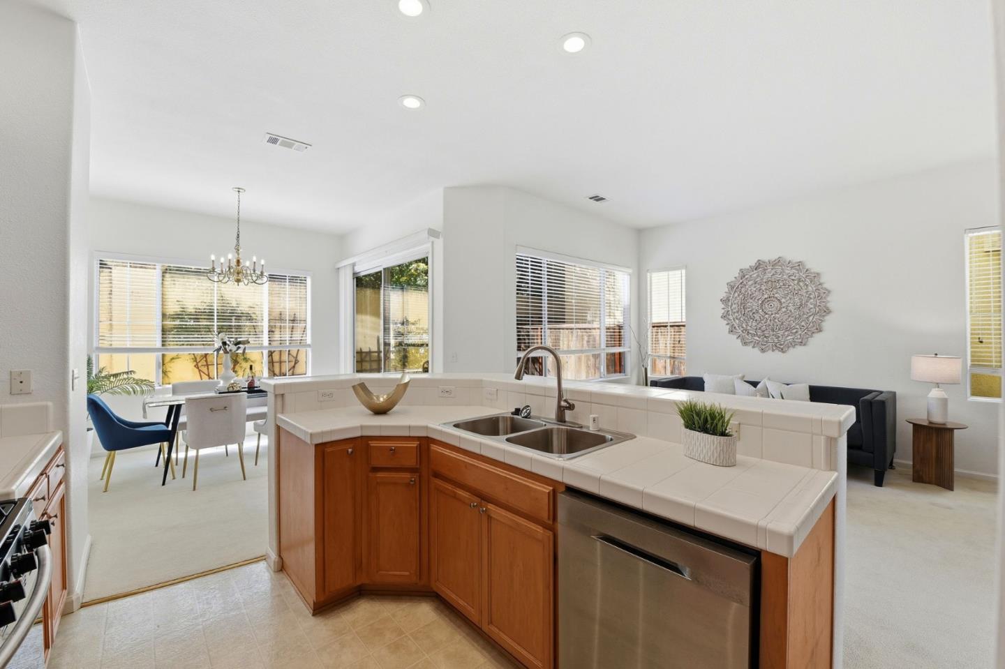 Detail Gallery Image 18 of 49 For 365 Shelby Dr, Mountain View,  CA 94043 - 4 Beds | 3 Baths