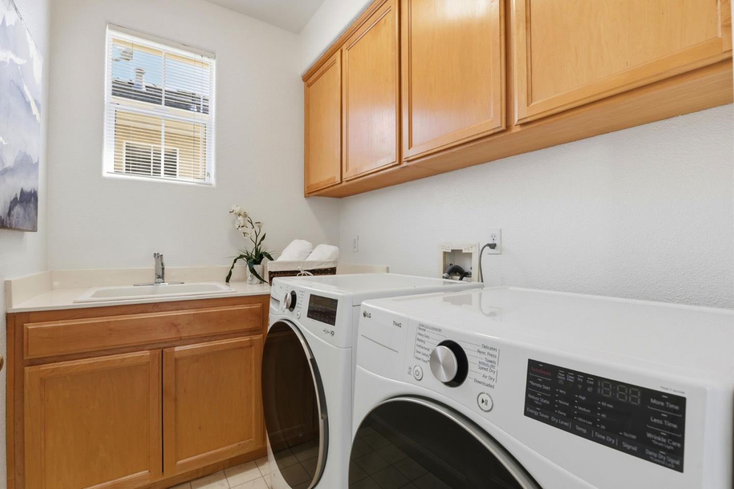 Detail Gallery Image 39 of 49 For 365 Shelby Dr, Mountain View,  CA 94043 - 4 Beds | 3 Baths