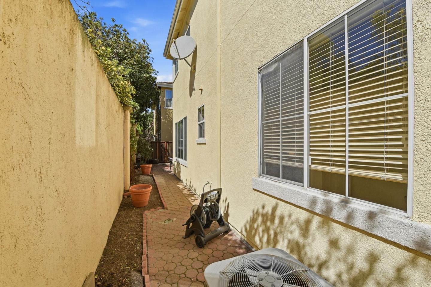 Detail Gallery Image 46 of 49 For 365 Shelby Dr, Mountain View,  CA 94043 - 4 Beds | 3 Baths