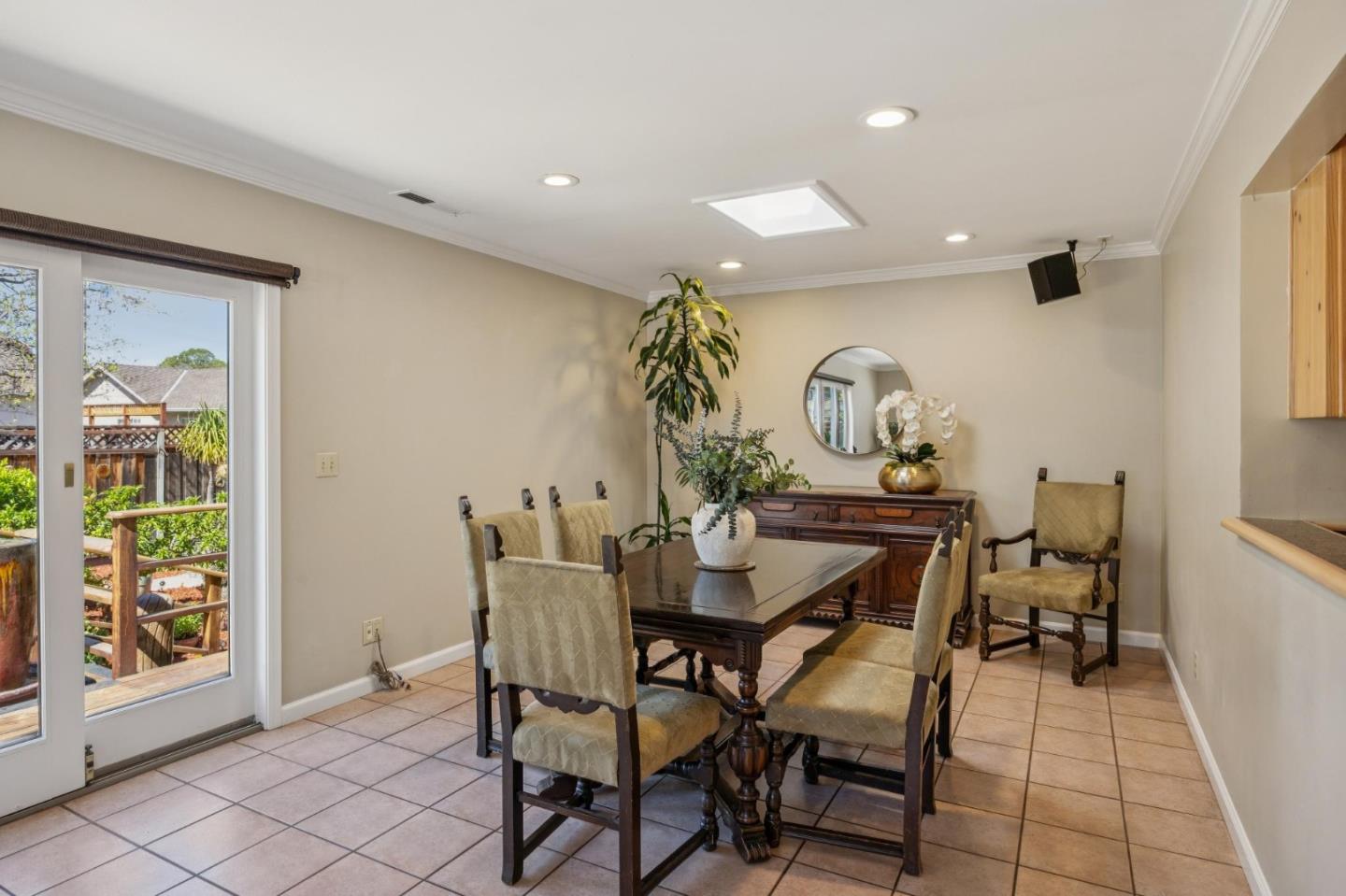 Detail Gallery Image 11 of 32 For 333 Schroeder St, Sunnyvale,  CA 94085 - 3 Beds | 2 Baths