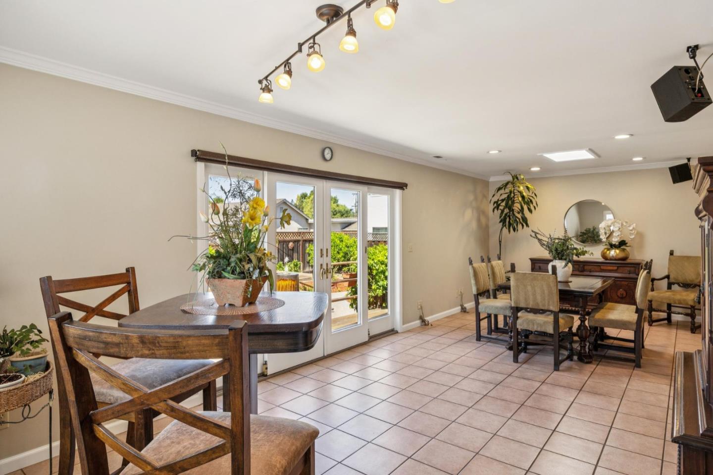 Detail Gallery Image 13 of 32 For 333 Schroeder St, Sunnyvale,  CA 94085 - 3 Beds | 2 Baths