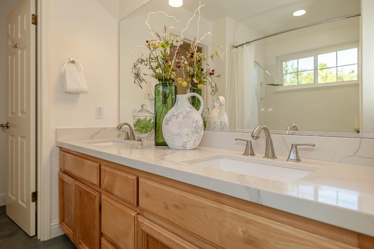 Detail Gallery Image 33 of 34 For 369 Calle Cerro, Morgan Hill,  CA 95037 - 4 Beds | 3 Baths