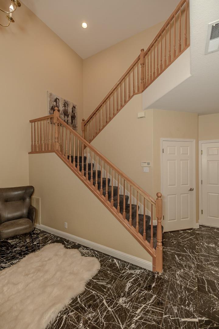 Detail Gallery Image 8 of 34 For 369 Calle Cerro, Morgan Hill,  CA 95037 - 4 Beds | 3 Baths