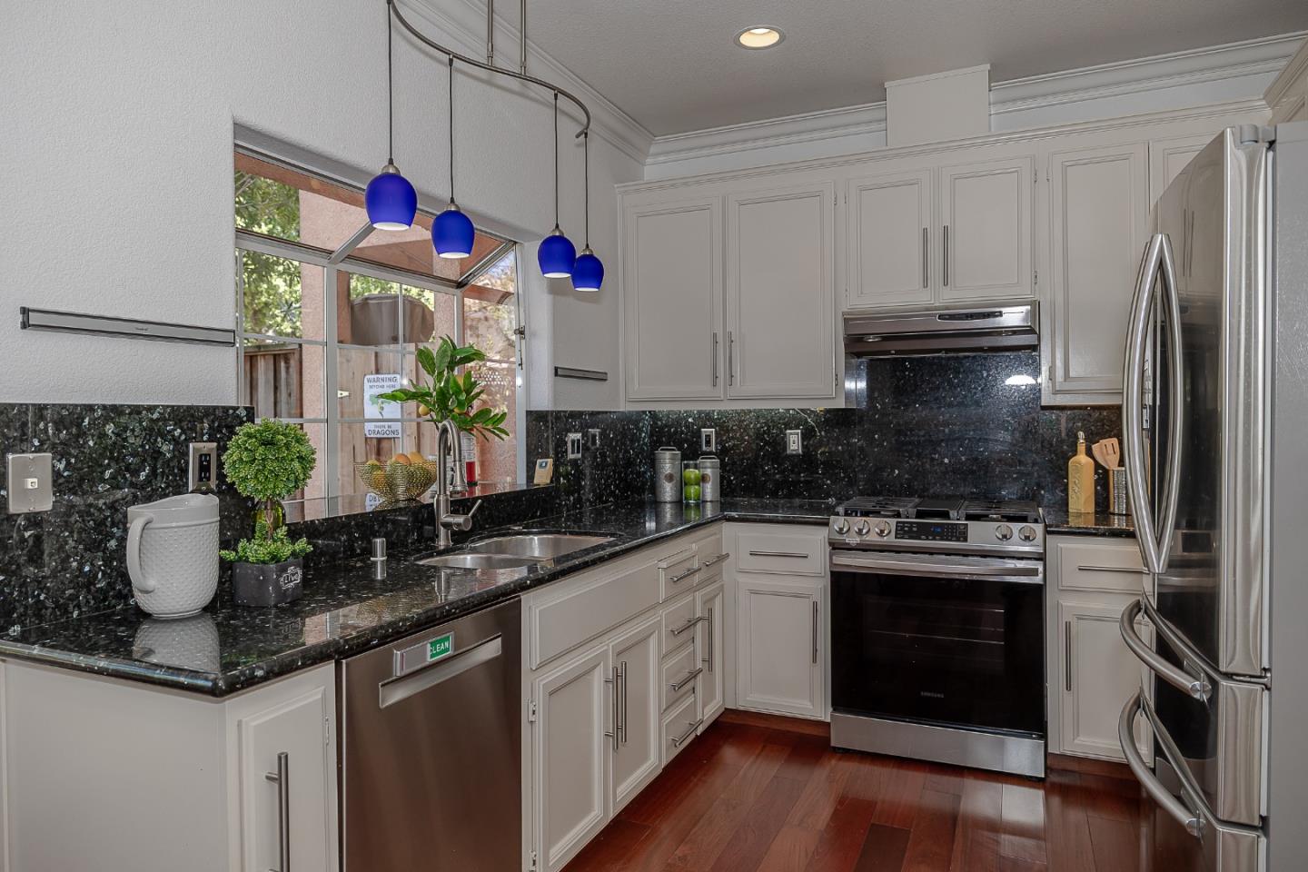 Detail Gallery Image 9 of 34 For 369 Calle Cerro, Morgan Hill,  CA 95037 - 4 Beds | 3 Baths