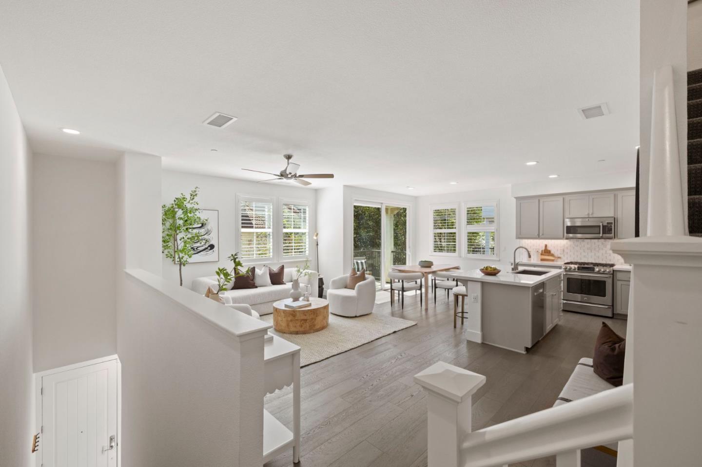 Detail Gallery Image 2 of 28 For 258 Carroll St #112,  Sunnyvale,  CA 94086 - 3 Beds | 2/1 Baths