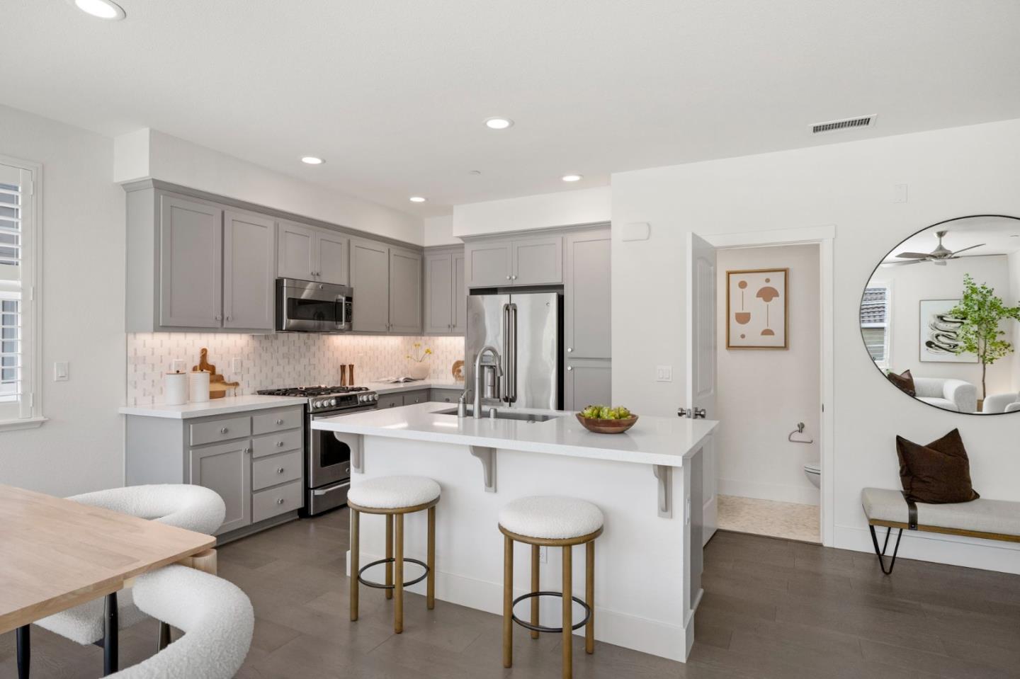 Detail Gallery Image 6 of 28 For 258 Carroll St #112,  Sunnyvale,  CA 94086 - 3 Beds | 2/1 Baths