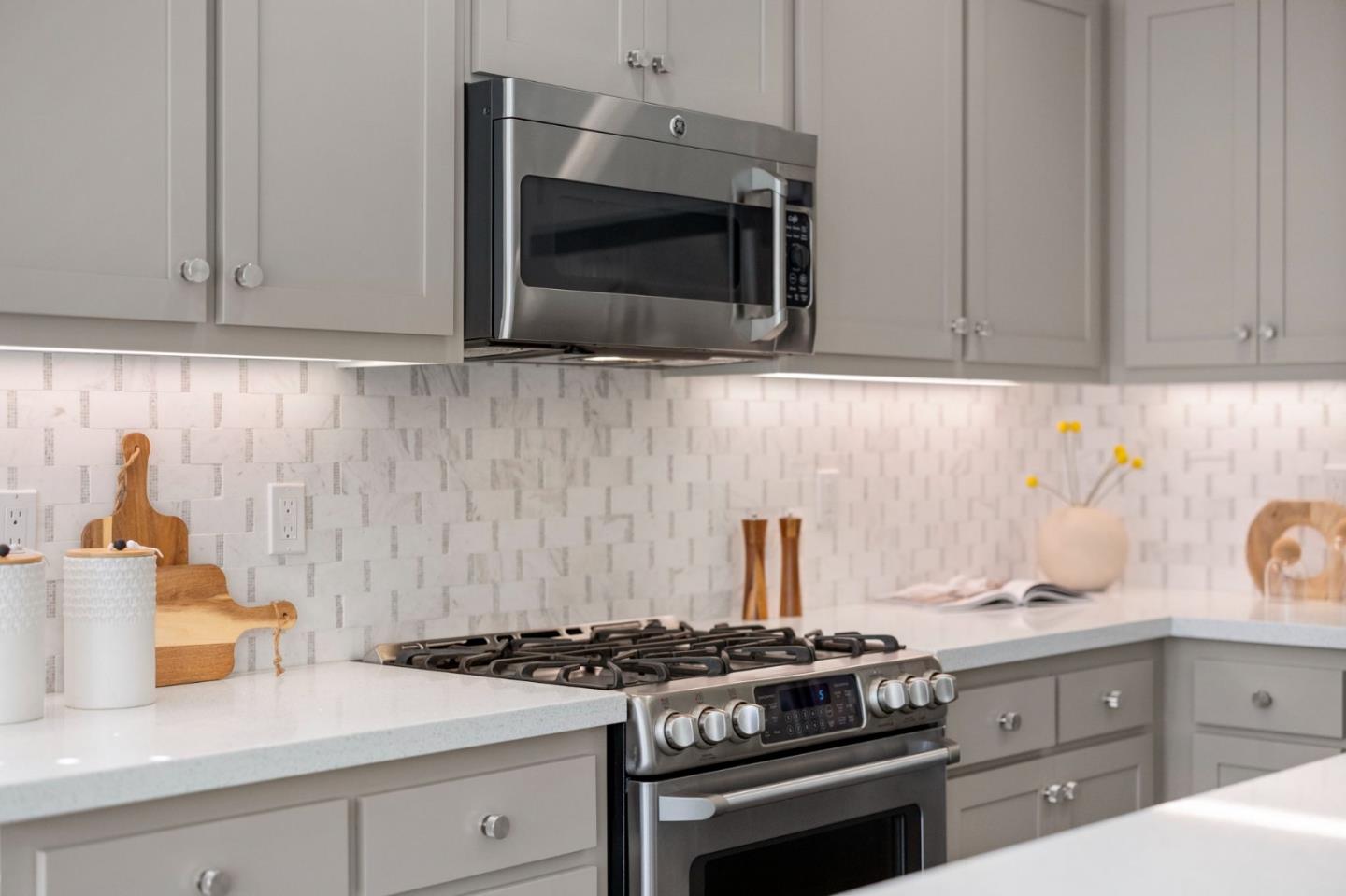 Detail Gallery Image 7 of 28 For 258 Carroll St #112,  Sunnyvale,  CA 94086 - 3 Beds | 2/1 Baths