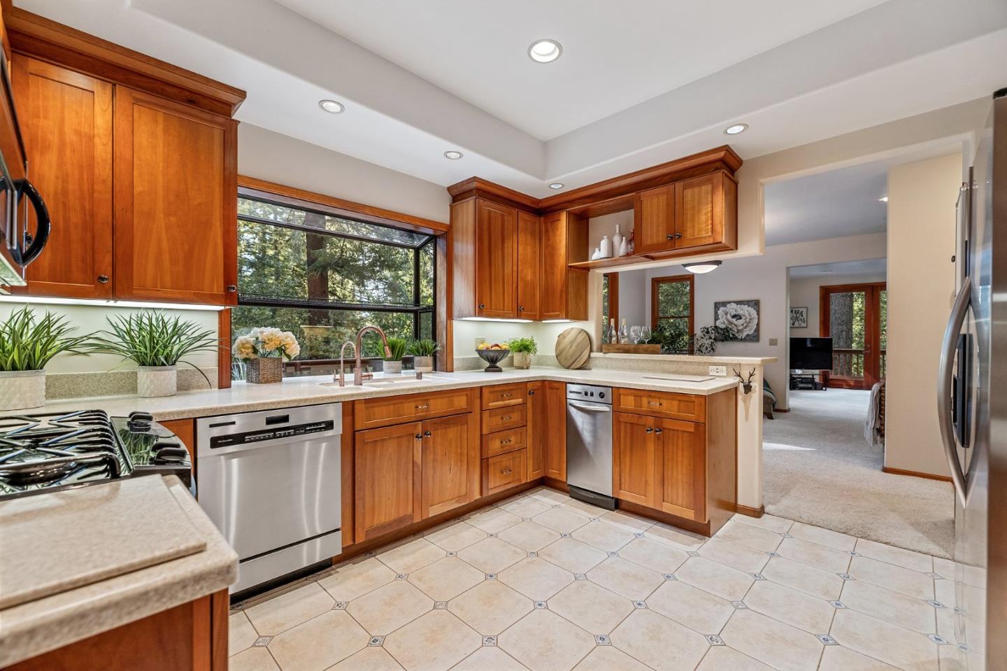 Detail Gallery Image 14 of 50 For 489 Northridge Dr, Scotts Valley,  CA 95066 - 3 Beds | 2/1 Baths