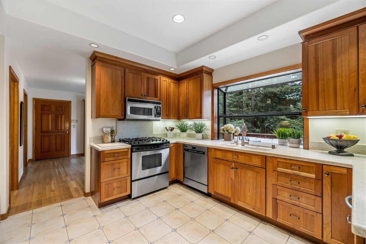 Detail Gallery Image 16 of 50 For 489 Northridge Dr, Scotts Valley,  CA 95066 - 3 Beds | 2/1 Baths