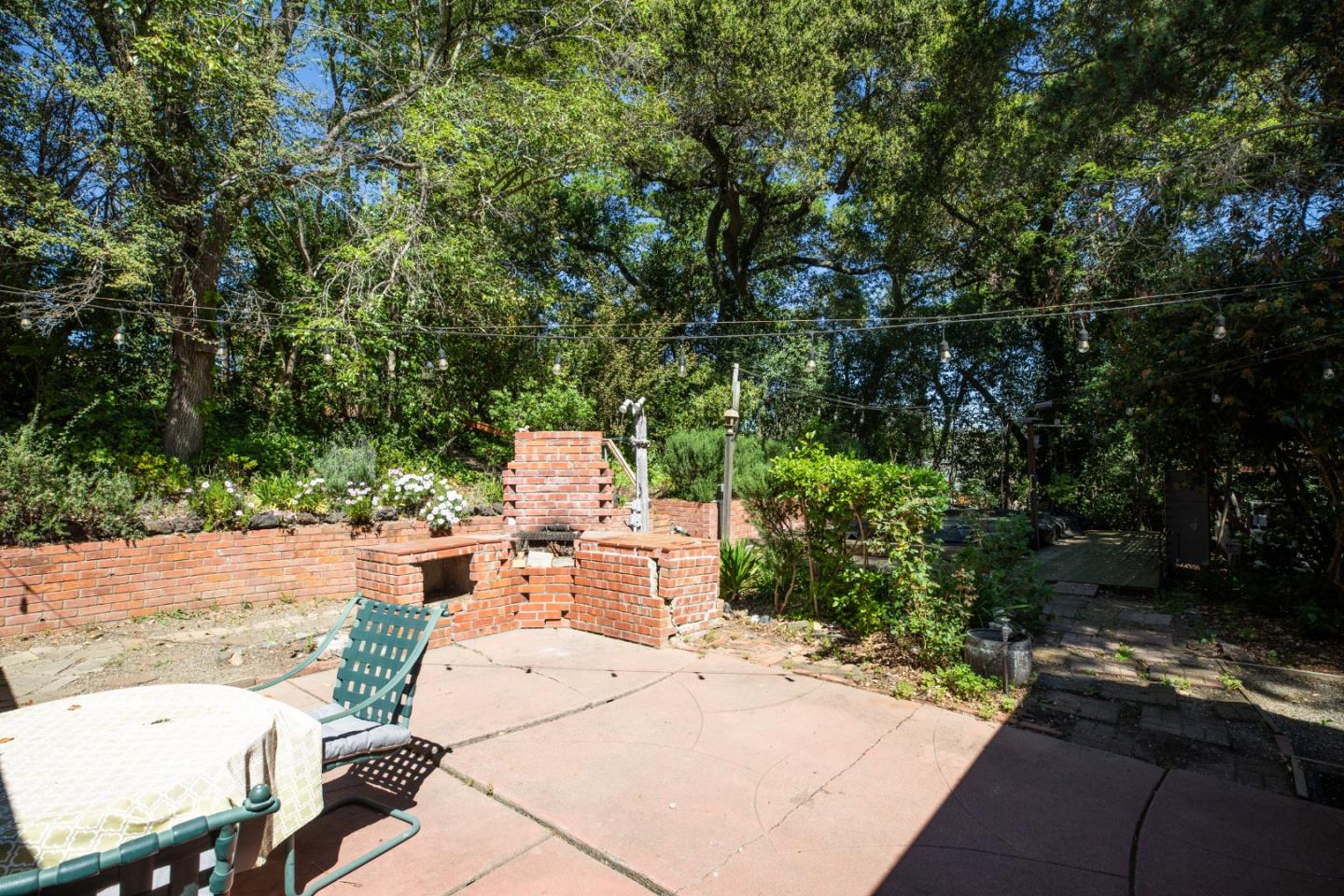 Detail Gallery Image 12 of 35 For 391 Mountain Home Rd, Woodside,  CA 94062 - 2 Beds | 1 Baths