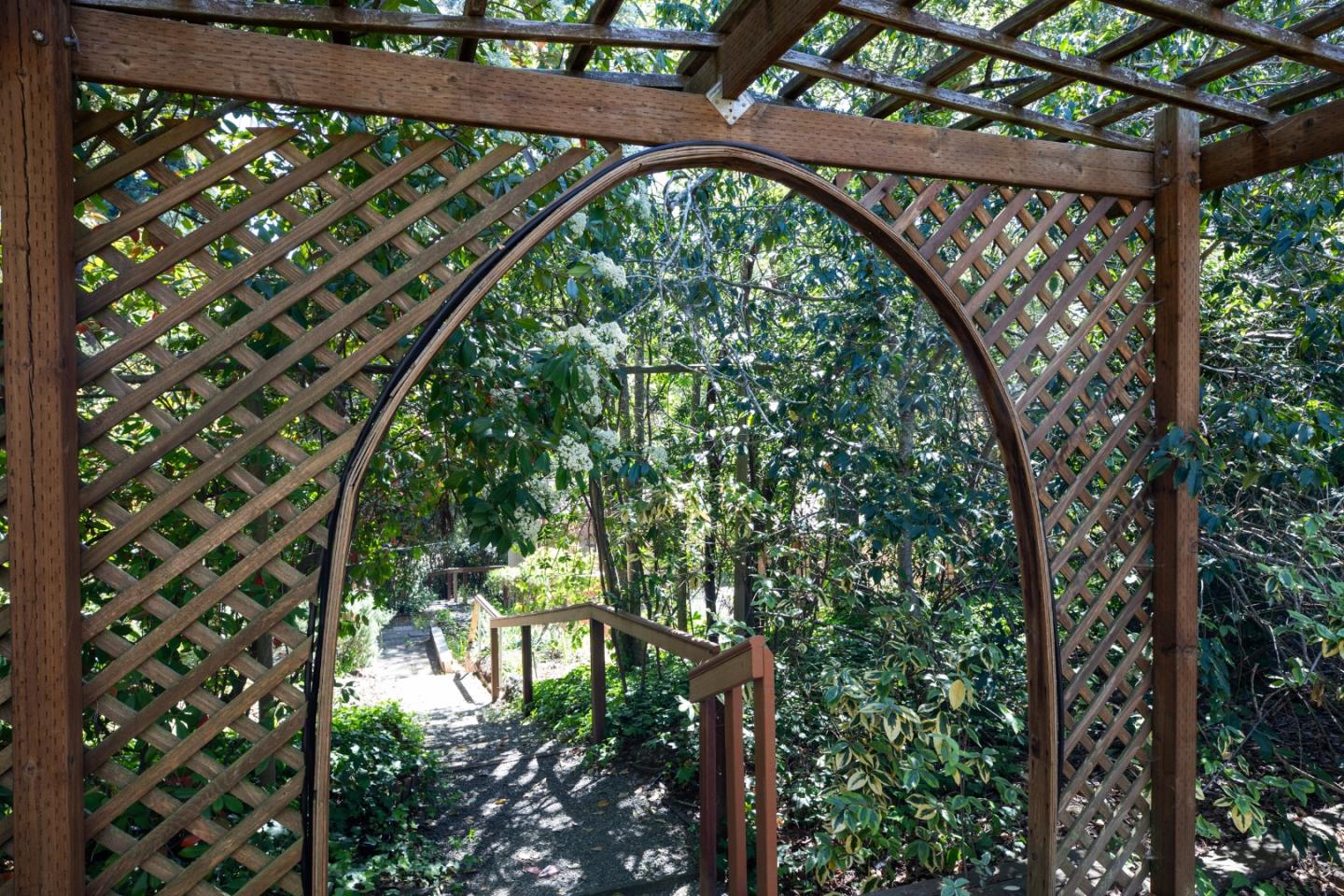 Detail Gallery Image 16 of 35 For 391 Mountain Home Rd, Woodside,  CA 94062 - 2 Beds | 1 Baths