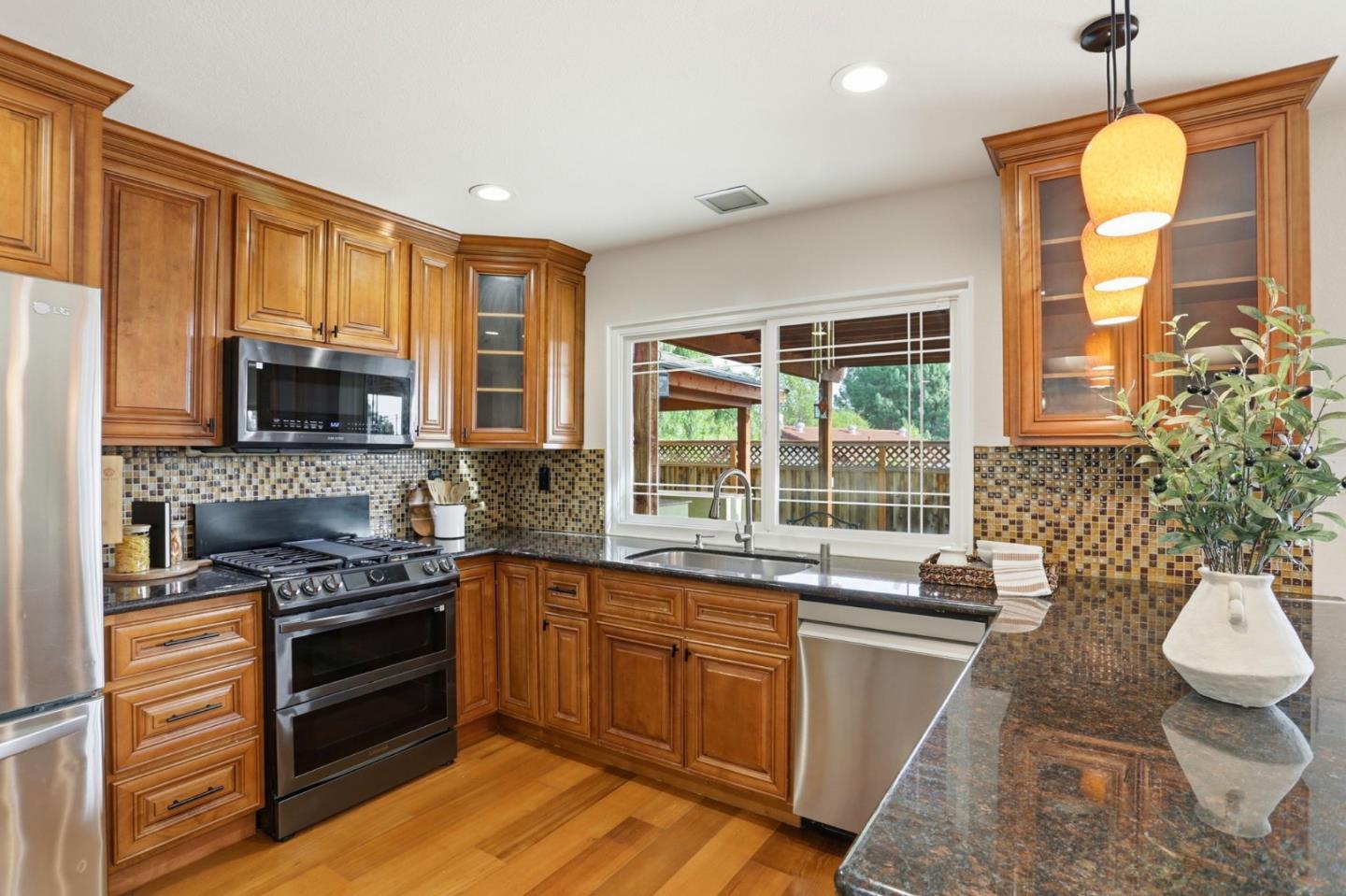 Detail Gallery Image 17 of 43 For 3630 Eastridge Dr, San Jose,  CA 95148 - 5 Beds | 3 Baths