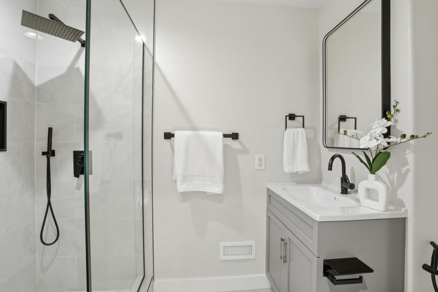 Detail Gallery Image 31 of 43 For 3630 Eastridge Dr, San Jose,  CA 95148 - 5 Beds | 3 Baths