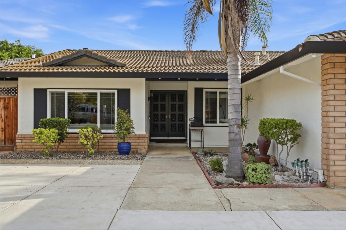 Detail Gallery Image 4 of 43 For 3630 Eastridge Dr, San Jose,  CA 95148 - 5 Beds | 3 Baths