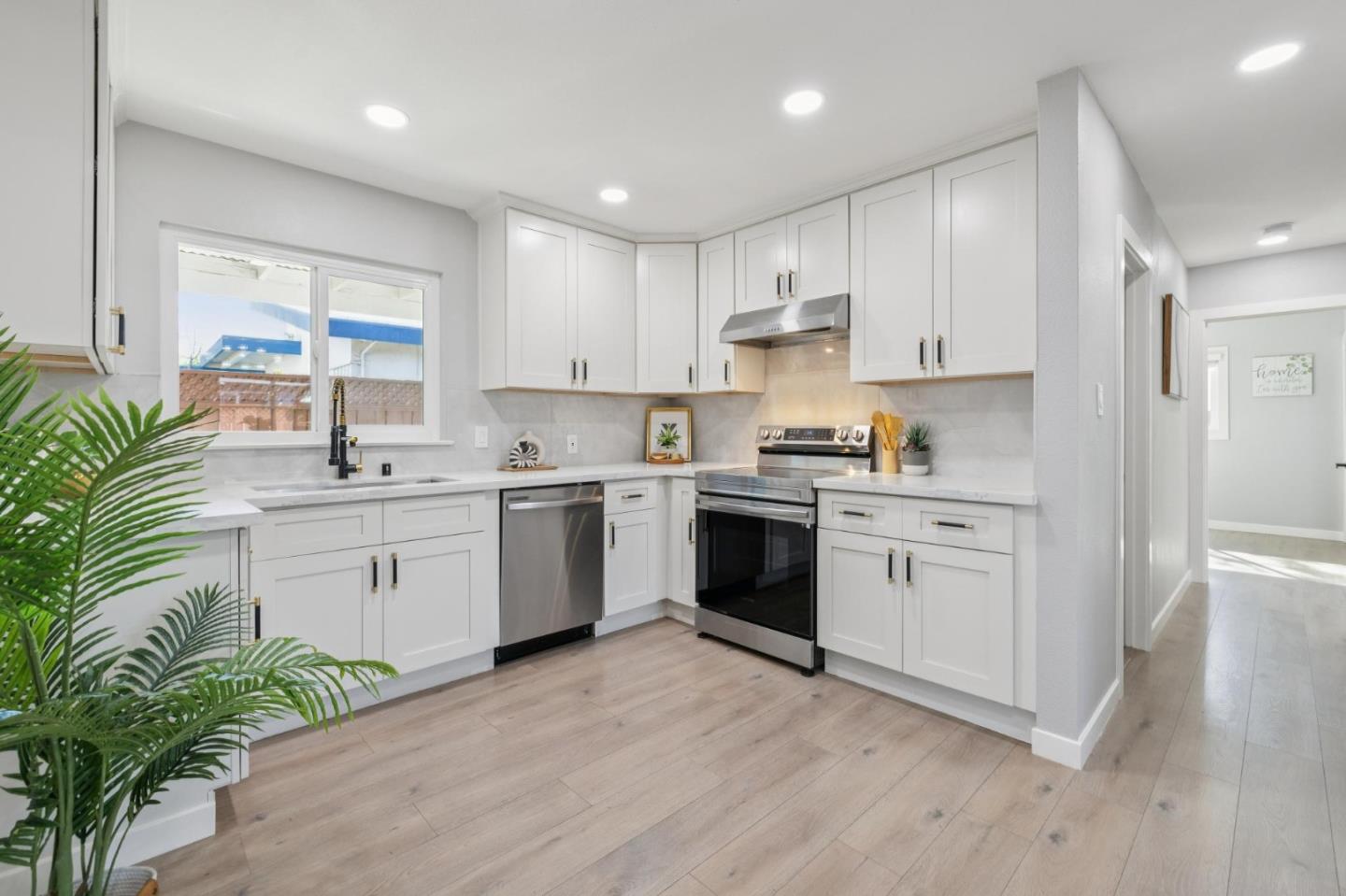 Detail Gallery Image 14 of 40 For 714 Hamilton Ln, Santa Clara,  CA 95051 - 3 Beds | 2 Baths