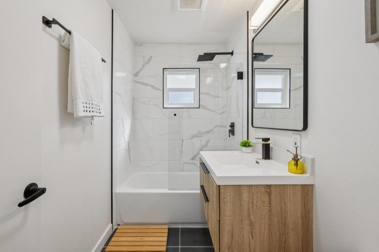 Detail Gallery Image 31 of 40 For 714 Hamilton Ln, Santa Clara,  CA 95051 - 3 Beds | 2 Baths