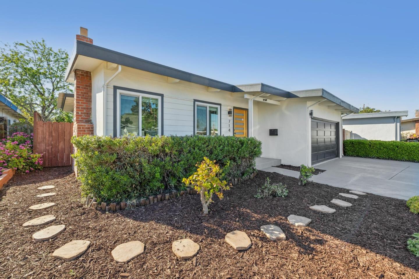 Detail Gallery Image 4 of 40 For 714 Hamilton Ln, Santa Clara,  CA 95051 - 3 Beds | 2 Baths