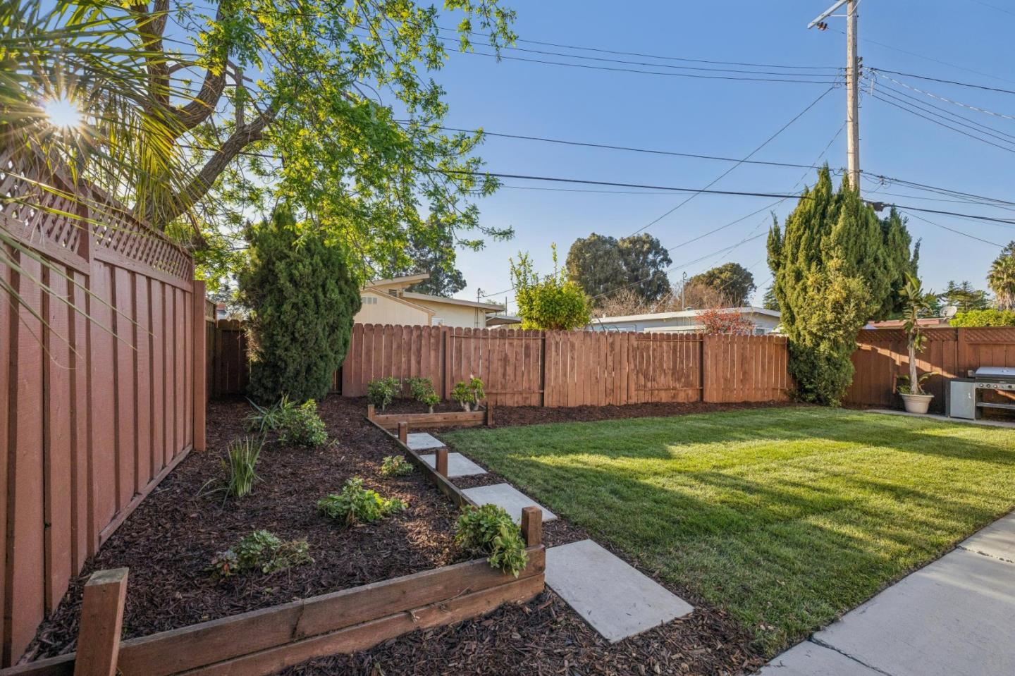 Detail Gallery Image 40 of 40 For 714 Hamilton Ln, Santa Clara,  CA 95051 - 3 Beds | 2 Baths