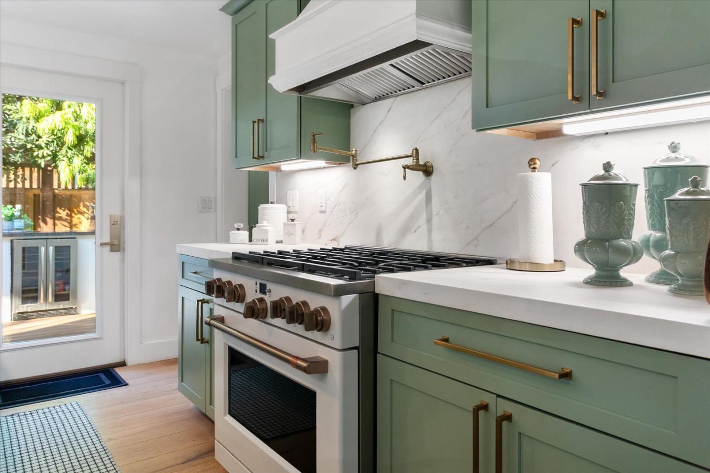 Detail Gallery Image 10 of 57 For 46 Pleasant St, Los Gatos,  CA 95030 - 4 Beds | 2/1 Baths