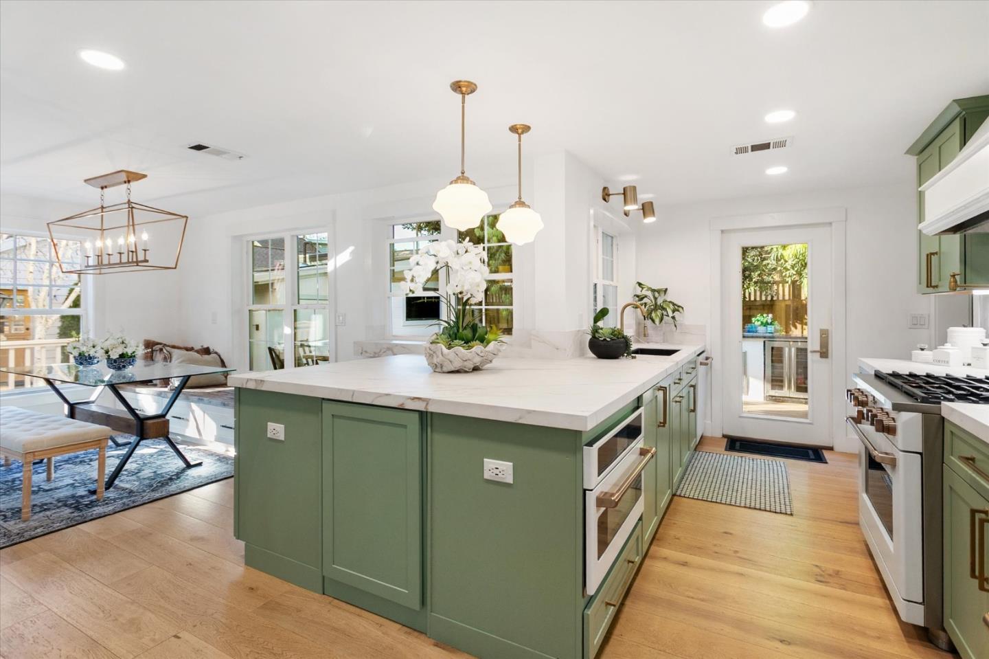 Detail Gallery Image 12 of 57 For 46 Pleasant St, Los Gatos,  CA 95030 - 4 Beds | 2/1 Baths