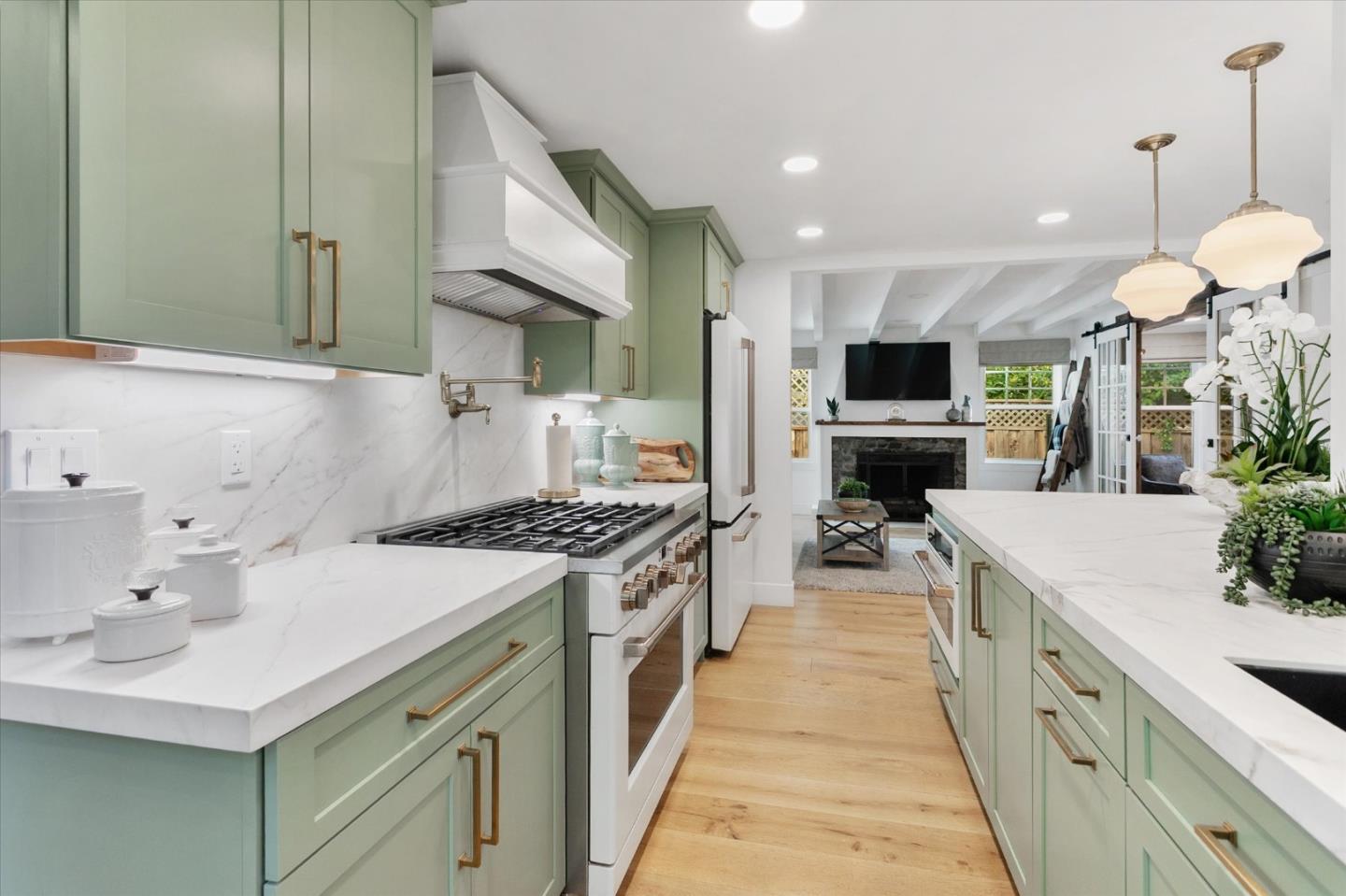 Detail Gallery Image 14 of 57 For 46 Pleasant St, Los Gatos,  CA 95030 - 4 Beds | 2/1 Baths