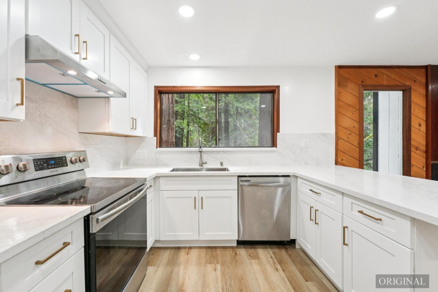 Detail Gallery Image 14 of 28 For 8170 Pescadero Creek Rd, Loma Mar,  CA 94021 - 3 Beds | 2 Baths