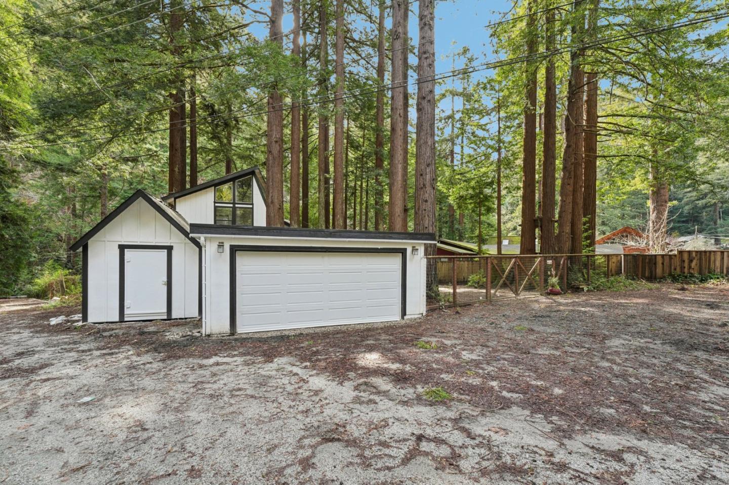 Detail Gallery Image 2 of 28 For 8170 Pescadero Creek Rd, Loma Mar,  CA 94021 - 3 Beds | 2 Baths