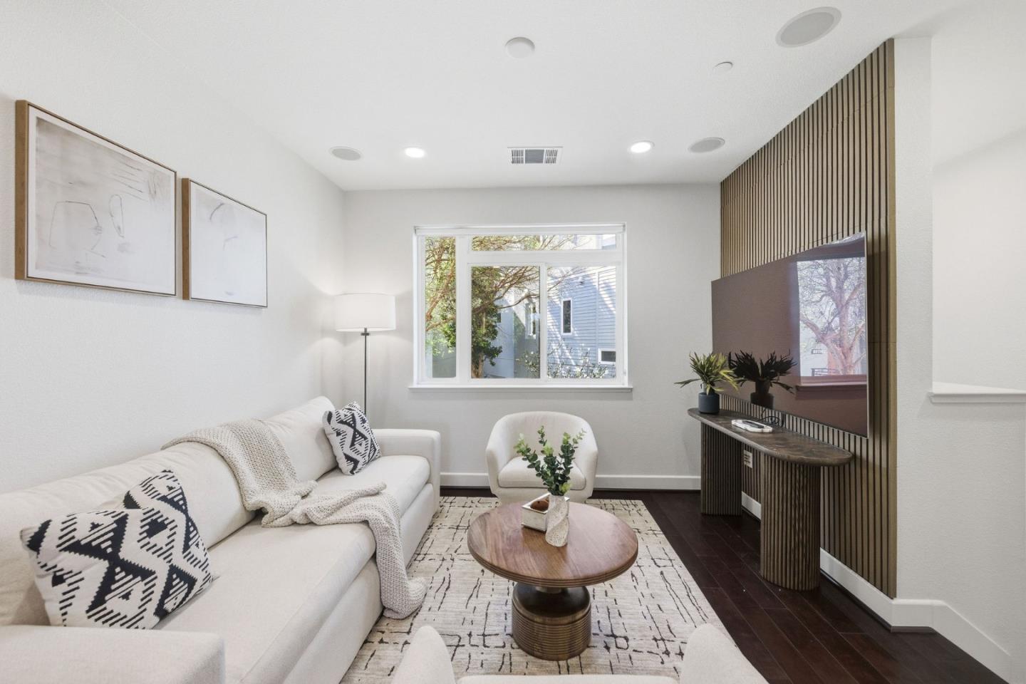 Photo #2: ML82039623 Listing: Photo #2