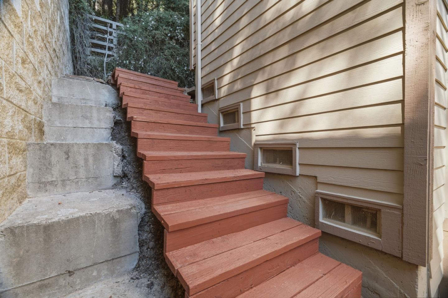 Detail Gallery Image 32 of 56 For 101 Woodhill Dr, Scotts Valley,  CA 95066 - 3 Beds | 2/1 Baths