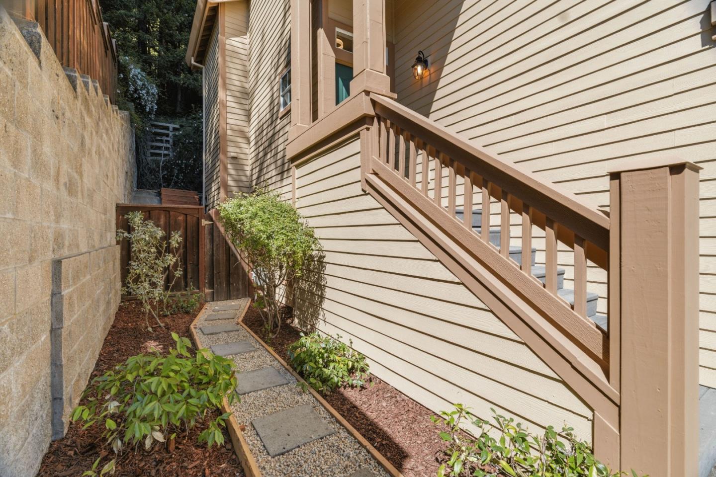 Detail Gallery Image 33 of 56 For 101 Woodhill Dr, Scotts Valley,  CA 95066 - 3 Beds | 2/1 Baths
