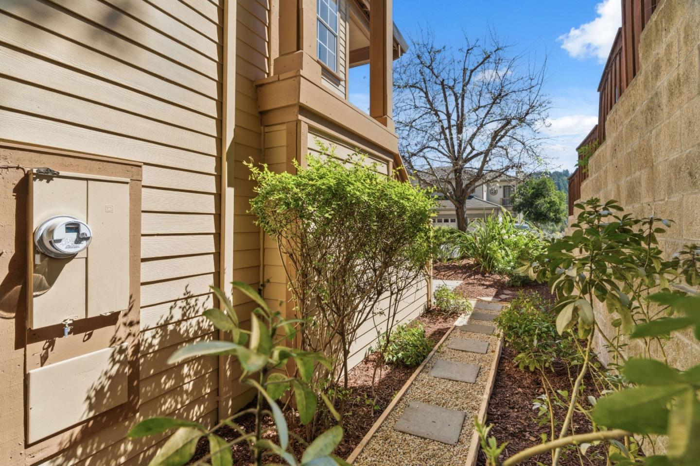 Detail Gallery Image 34 of 56 For 101 Woodhill Dr, Scotts Valley,  CA 95066 - 3 Beds | 2/1 Baths