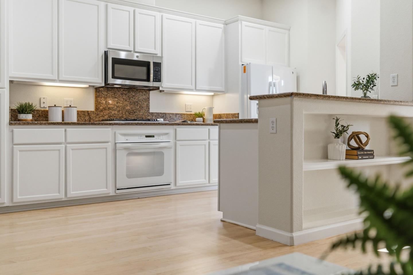 Detail Gallery Image 7 of 56 For 101 Woodhill Dr, Scotts Valley,  CA 95066 - 3 Beds | 2/1 Baths