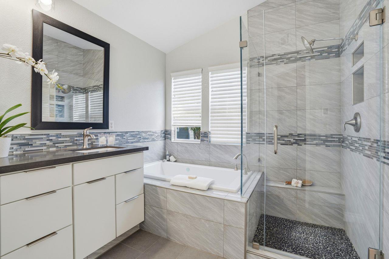 Detail Gallery Image 12 of 27 For 308 Sandhurst St, Redwood City,  CA 94065 - 4 Beds | 2/1 Baths