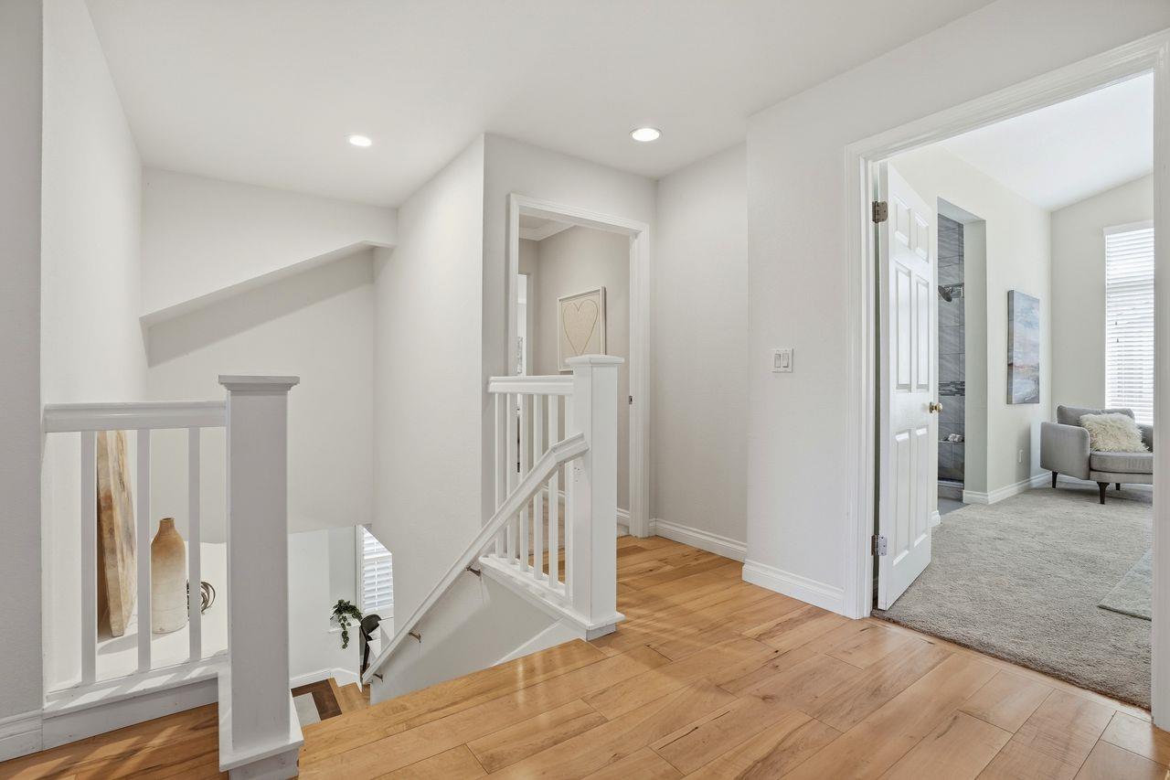 Detail Gallery Image 14 of 27 For 308 Sandhurst St, Redwood City,  CA 94065 - 4 Beds | 2/1 Baths