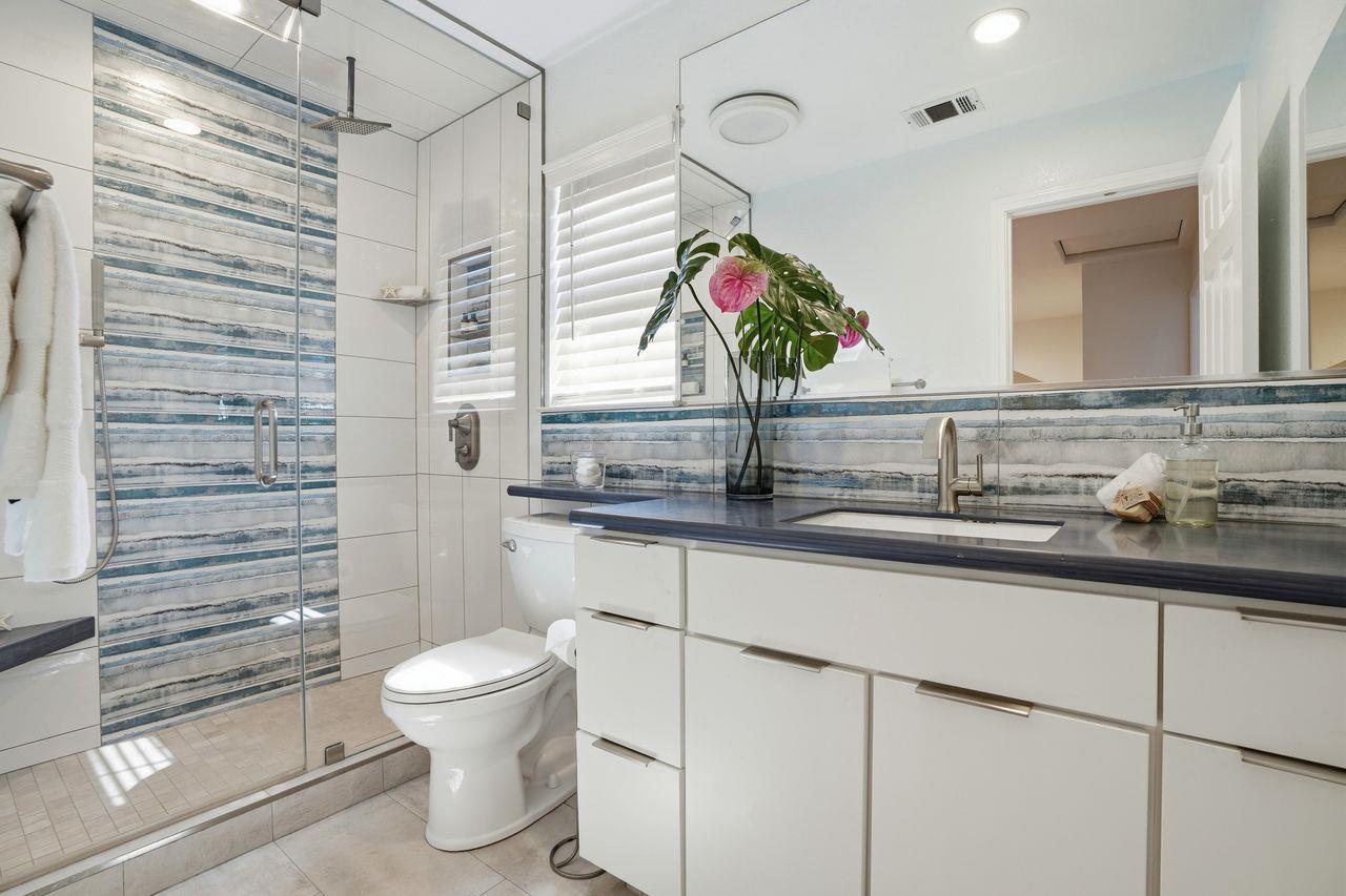 Detail Gallery Image 17 of 27 For 308 Sandhurst St, Redwood City,  CA 94065 - 4 Beds | 2/1 Baths