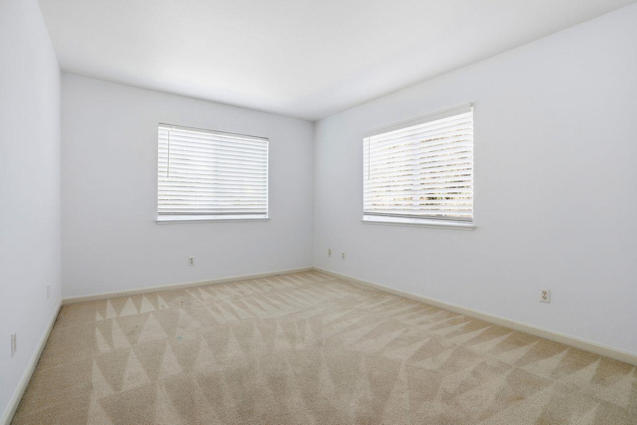 Detail Gallery Image 20 of 27 For 308 Sandhurst St, Redwood City,  CA 94065 - 4 Beds | 2/1 Baths