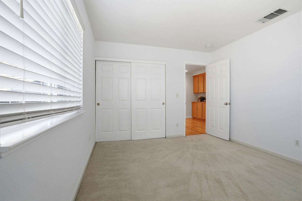Detail Gallery Image 21 of 27 For 308 Sandhurst St, Redwood City,  CA 94065 - 4 Beds | 2/1 Baths