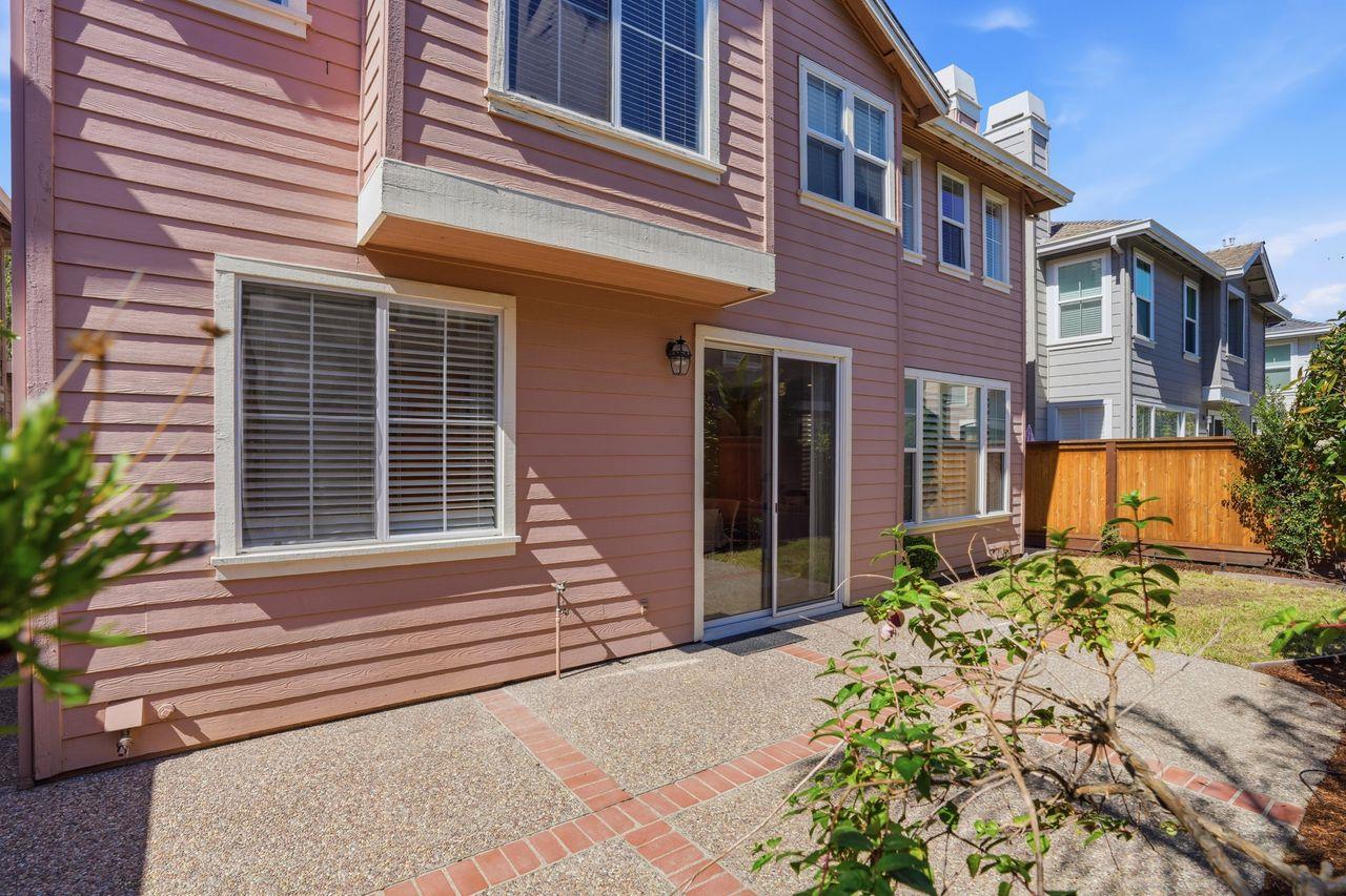 Detail Gallery Image 25 of 27 For 308 Sandhurst St, Redwood City,  CA 94065 - 4 Beds | 2/1 Baths