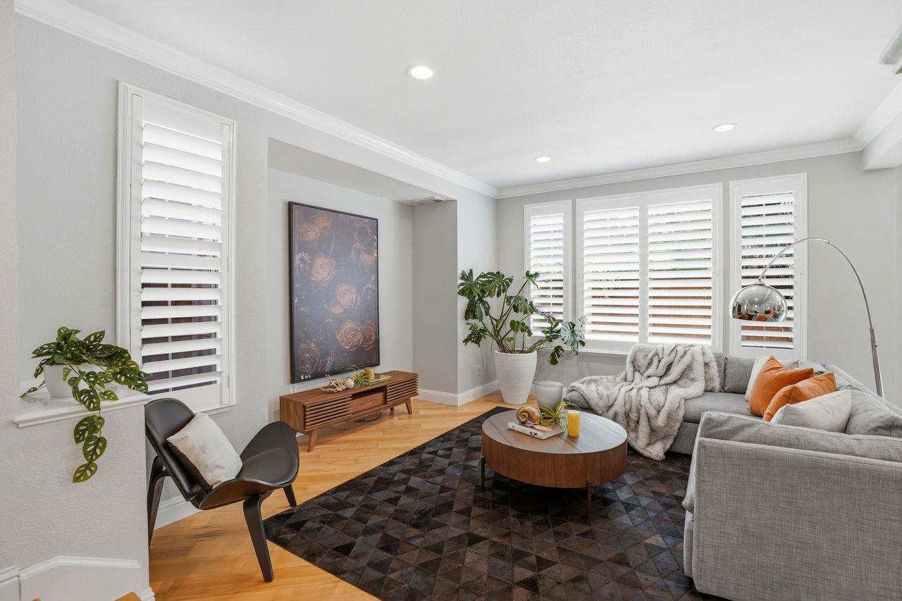 Detail Gallery Image 3 of 27 For 308 Sandhurst St, Redwood City,  CA 94065 - 4 Beds | 2/1 Baths