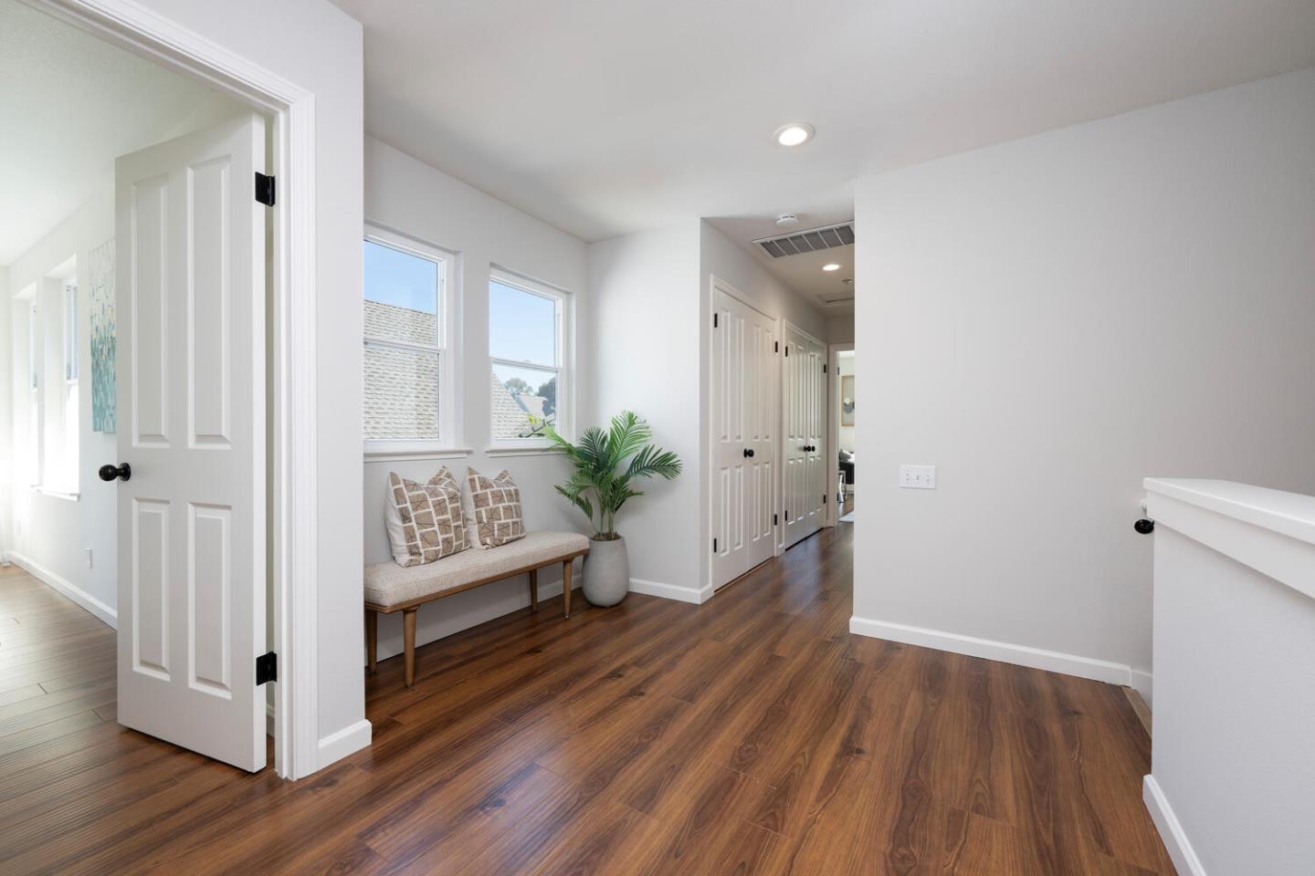 Detail Gallery Image 22 of 44 For 104 Mendocino Way, Redwood Shores,  CA 94065 - 3 Beds | 2/1 Baths