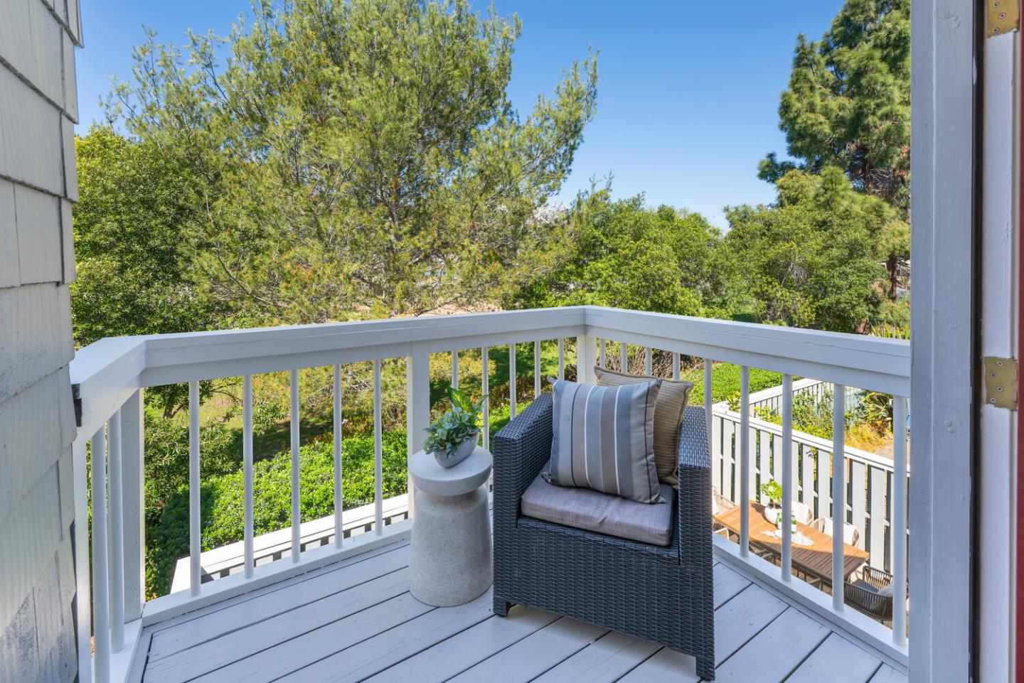 Detail Gallery Image 24 of 44 For 104 Mendocino Way, Redwood Shores,  CA 94065 - 3 Beds | 2/1 Baths