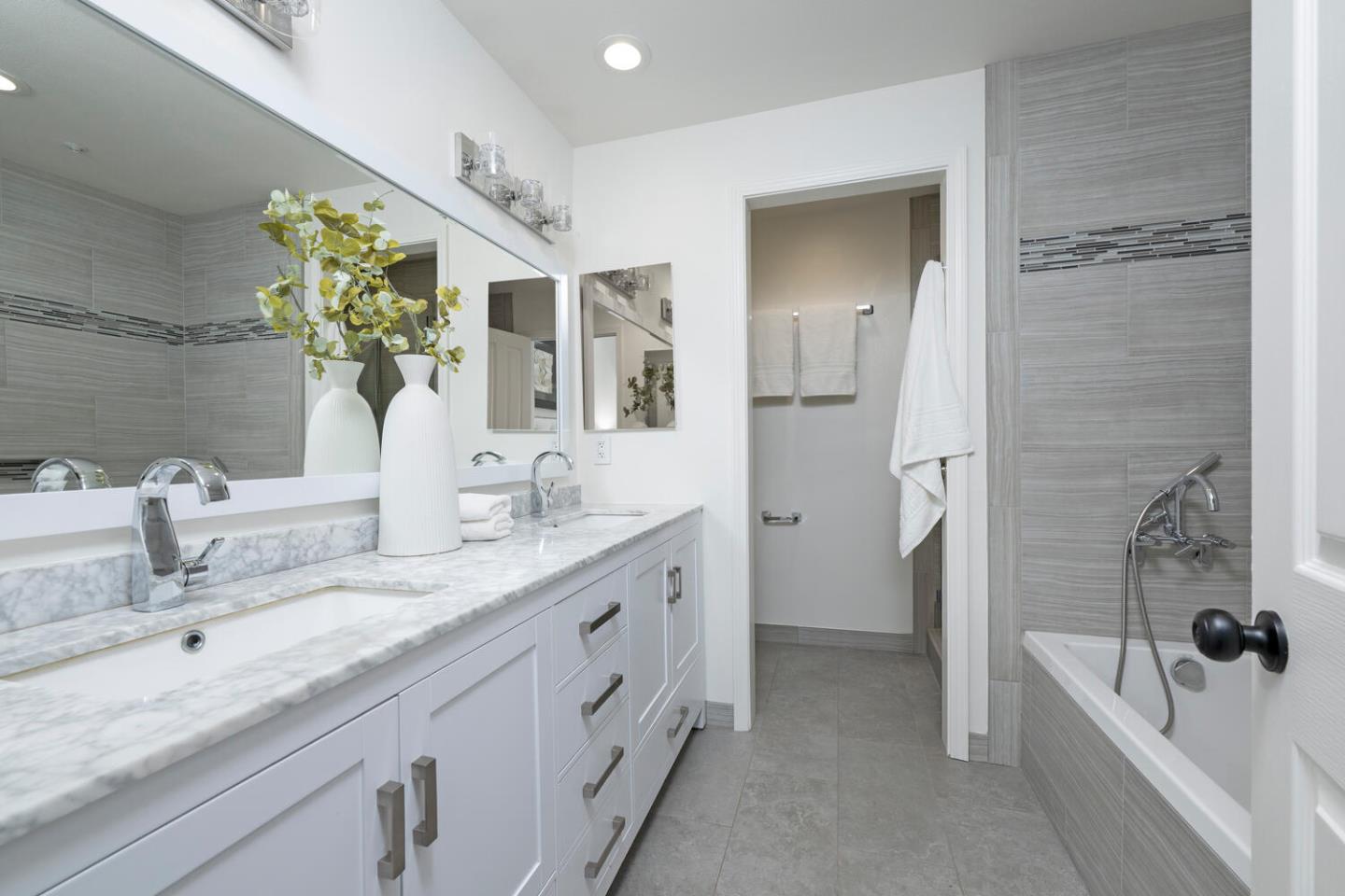 Detail Gallery Image 26 of 44 For 104 Mendocino Way, Redwood Shores,  CA 94065 - 3 Beds | 2/1 Baths