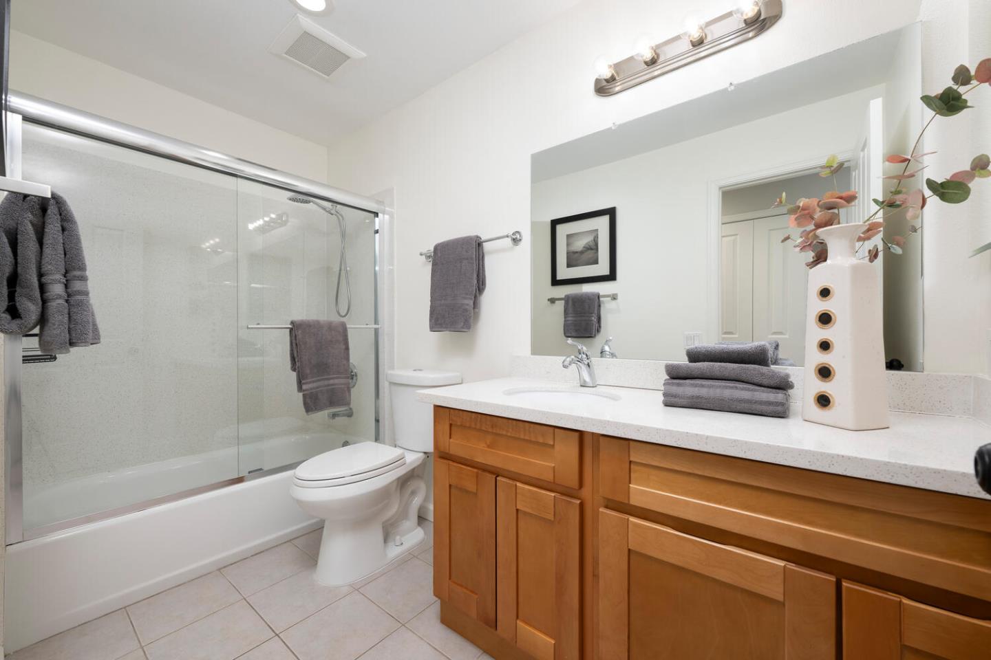 Detail Gallery Image 31 of 44 For 104 Mendocino Way, Redwood Shores,  CA 94065 - 3 Beds | 2/1 Baths